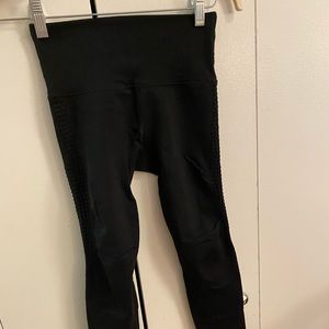 Alphalete black leggings